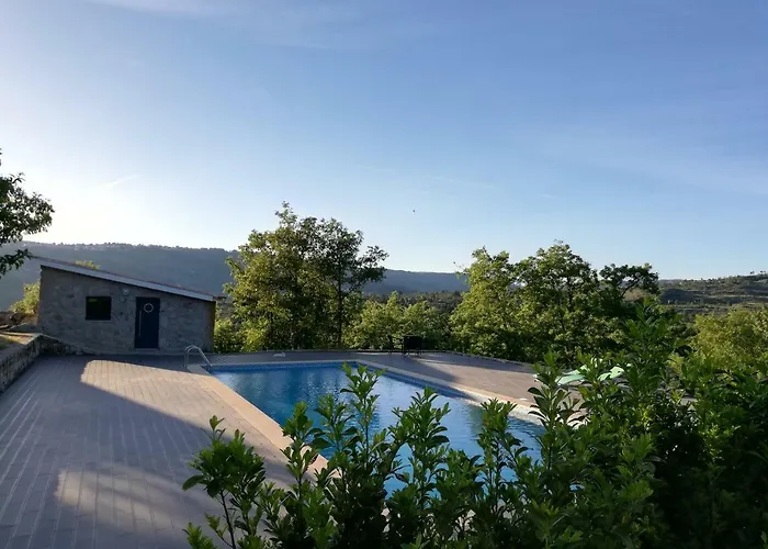 Quinta Dos Carvalhais - Serra Da Estrela בית חווה