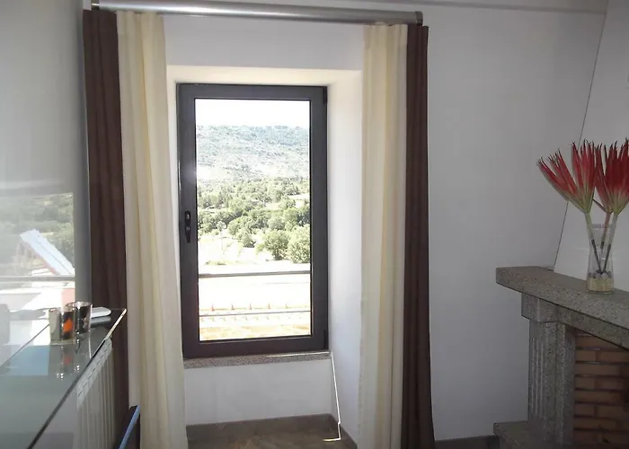 Quinta Dos Carvalhais - Serra Da Estrela * Fornos de Algodres